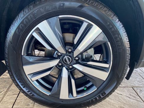 Certified 2023 Nissan Rogue SL w/ SL Premium Package image 12