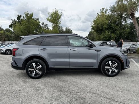 Certified 2023 Kia Sorento S w/ Panoramic Sunroof Package FWD image 4