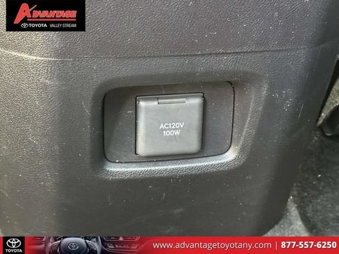 Used 2024 Toyota Grand Highlander AWD image 18