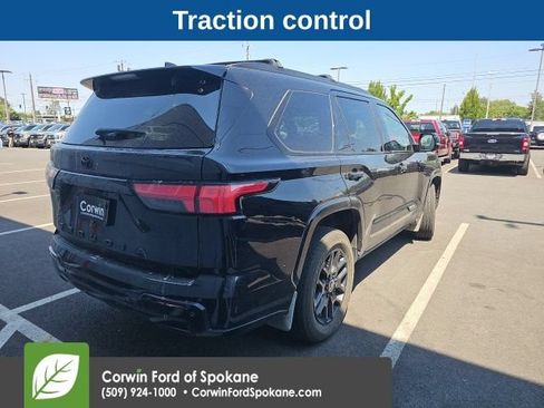Used 2024 Toyota Sequoia Platinum AWD/4WD image 7