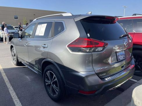 Used 2019 Nissan Rogue SV w/ Premium Package AWD/4WD image 3