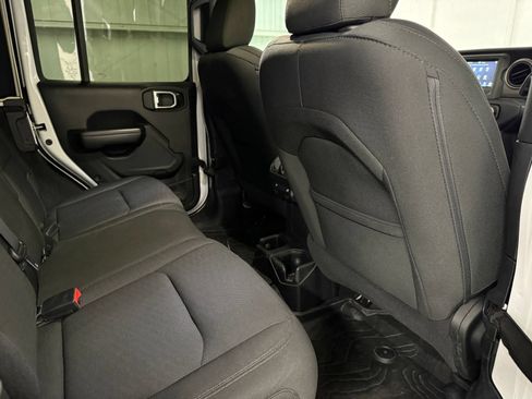 Used 2020 Jeep Wrangler Unlimited Sport AWD/4WD image 25