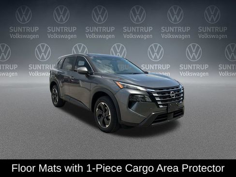 Used 2025 Nissan Rogue SV AWD/4WD image 9