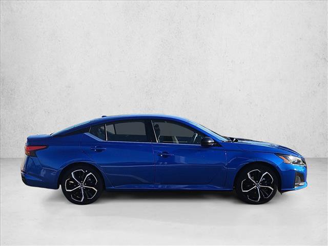 Used 2025 Nissan Altima 2.5 SR FWD image 4