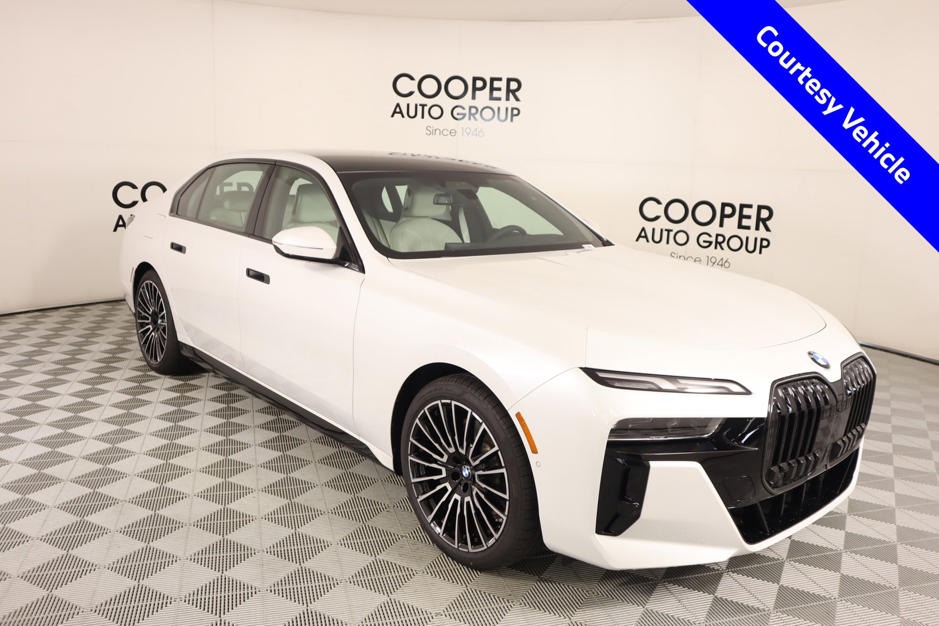 New 2026 BMW 740i RWD 360° Tour