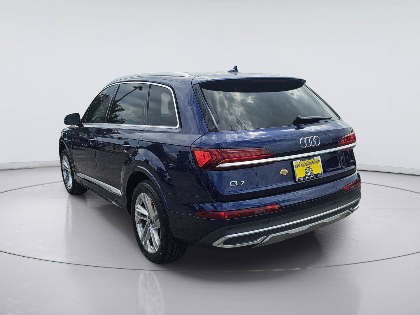 Used 2021 Audi Q7 2.0T Premium Plus w/ Premium Plus Package AWD/4WD image 3