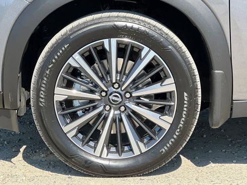 New 2026 Nissan Pathfinder Platinum FWD image 33