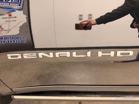 Used 2021 GMC Sierra 3500 Denali w/ Denali Black Diamond Edition image 26