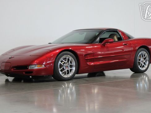 Used 2001 Chevrolet Corvette Coupe w/ Preferred Equipment Group2 image 29
