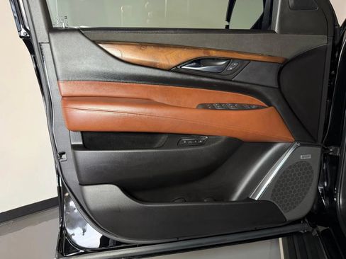 Used 2015 Cadillac Escalade ESV Premium AWD/4WD image 26