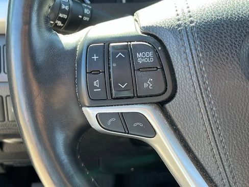 Used 2018 Toyota Highlander Limited Platinum AWD/4WD image 20