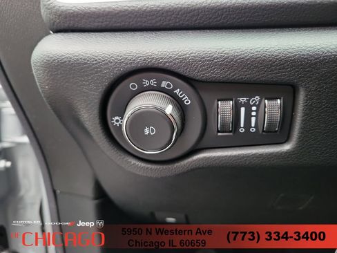 New 2026 Chrysler Pacifica Select FWD image 21