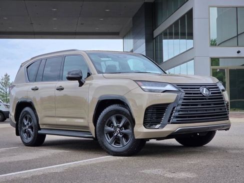Used 2025 Lexus LX 700h Overtrail AWD/4WD image 2