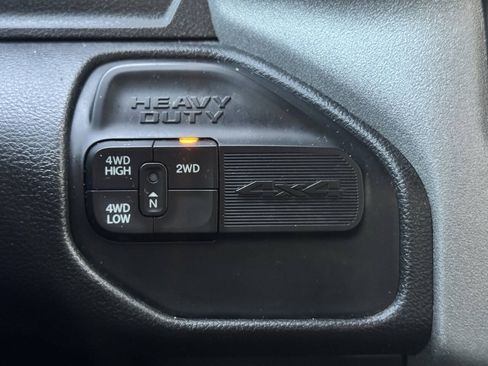 Used 2024 RAM 2500 Tradesman w/ Chrome Appearance Group AWD/4WD image 32