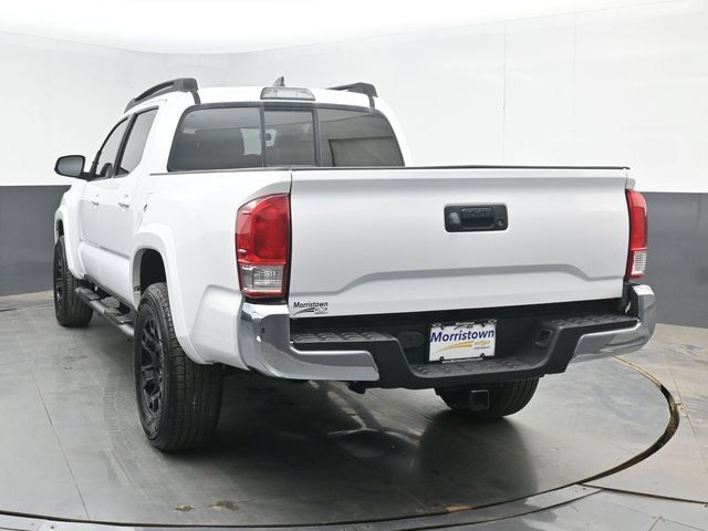 Used 2017 Toyota Tacoma SR5 w/ Tow Package AWD/4WD image 12