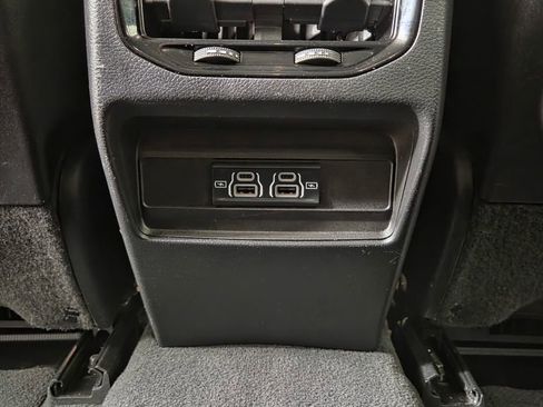 Used 2023 Jeep Grand Cherokee Laredo image 30