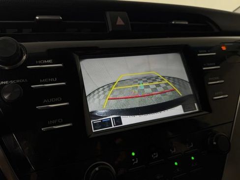 Used 2018 Toyota Camry LE w/ Convenience Package FWD image 19
