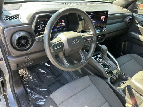 Used 2024 Chevrolet Colorado Trail Boss w/ Technology Package image 2