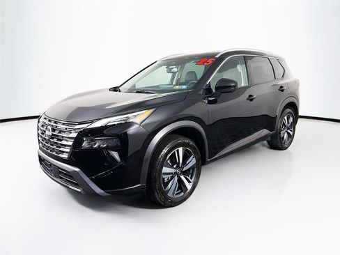 Used 2025 Nissan Rogue SL AWD/4WD image 7