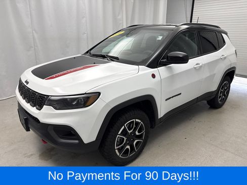 Used 2024 Jeep Compass Trailhawk w/ Trailhawk Elite Group AWD/4WD image 5