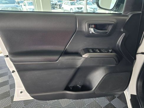 Used 2023 Toyota Tacoma TRD Off-Road image 18