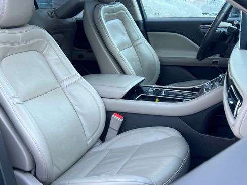 Certified 2023 Lincoln Aviator Reserve w/ Elements Package Plus image 11