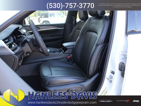 New 2023 Jeep Grand Cherokee Overland w/ MOPAR Finishing Package AWD/4WD image 13