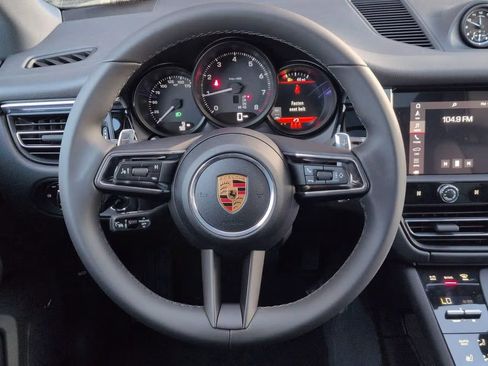 Certified 2026 Porsche Macan AWD/4WD image 16