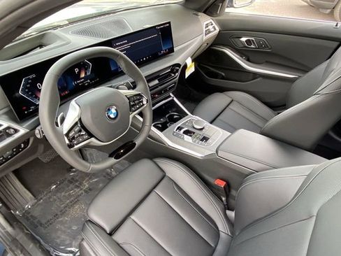 Used 2025 BMW 330i xDrive Sedan w/ Premium Package AWD/4WD image 18