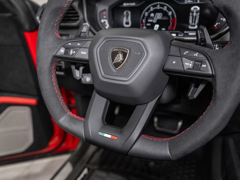 Used 2024 Lamborghini Urus Performante AWD/4WD image 48