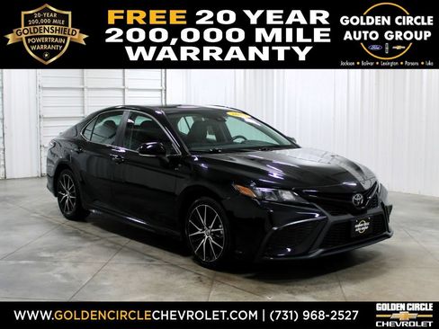 Used 2022 Toyota Camry SE image 1