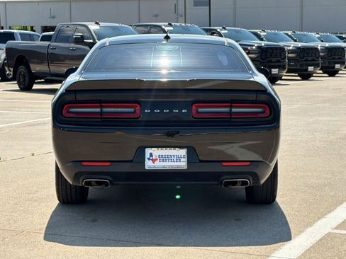 Used 2019 Dodge Challenger SXT w/ Plus Package image 10