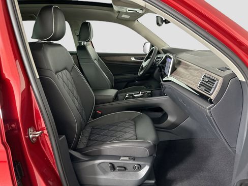 Certified 2025 Volkswagen Atlas SEL Premium R-Line image 16