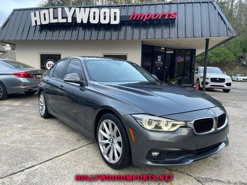 Used 2018 BMW 320i Sedan image 1