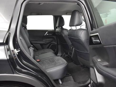 Used 2024 Mitsubishi Outlander Ralliart image 18