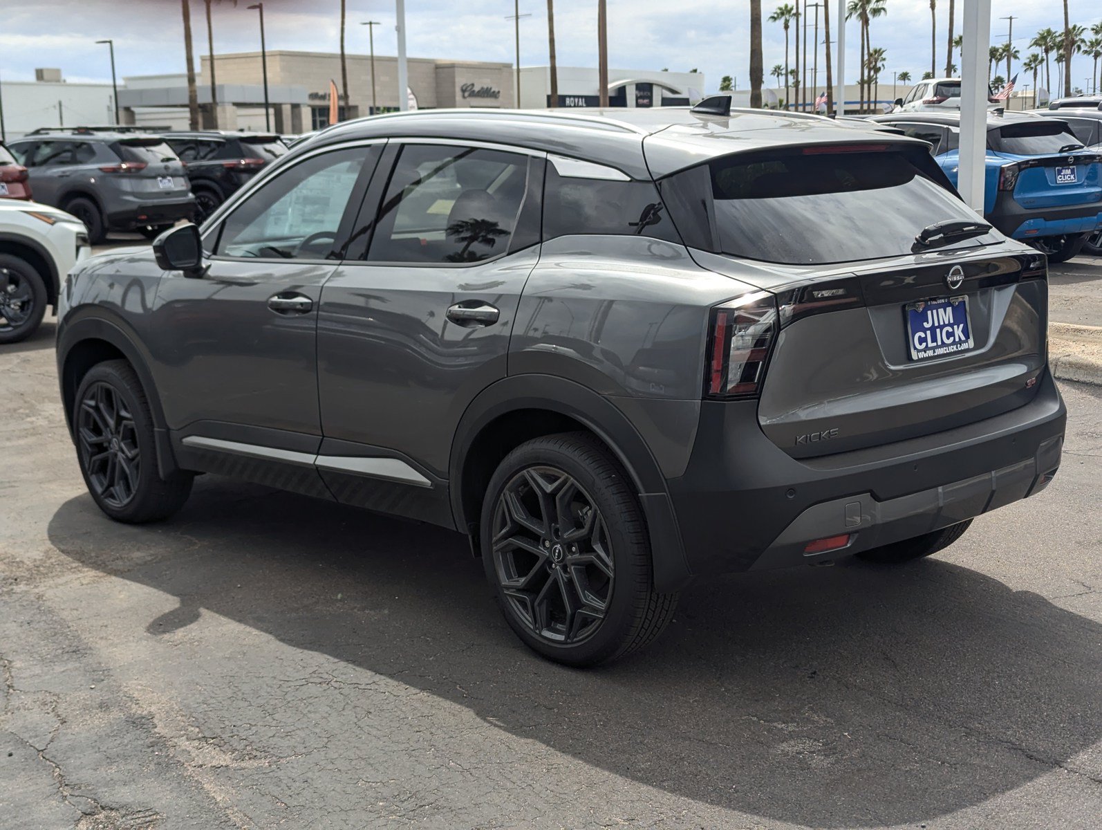 New 2026 Nissan Kicks SR FWD image 4