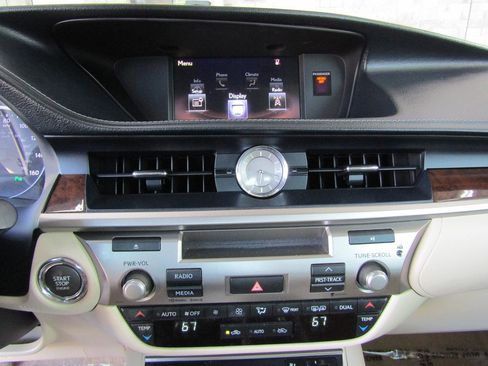 Used 2015 Lexus ES 350 w/ Premium Package FWD image 19