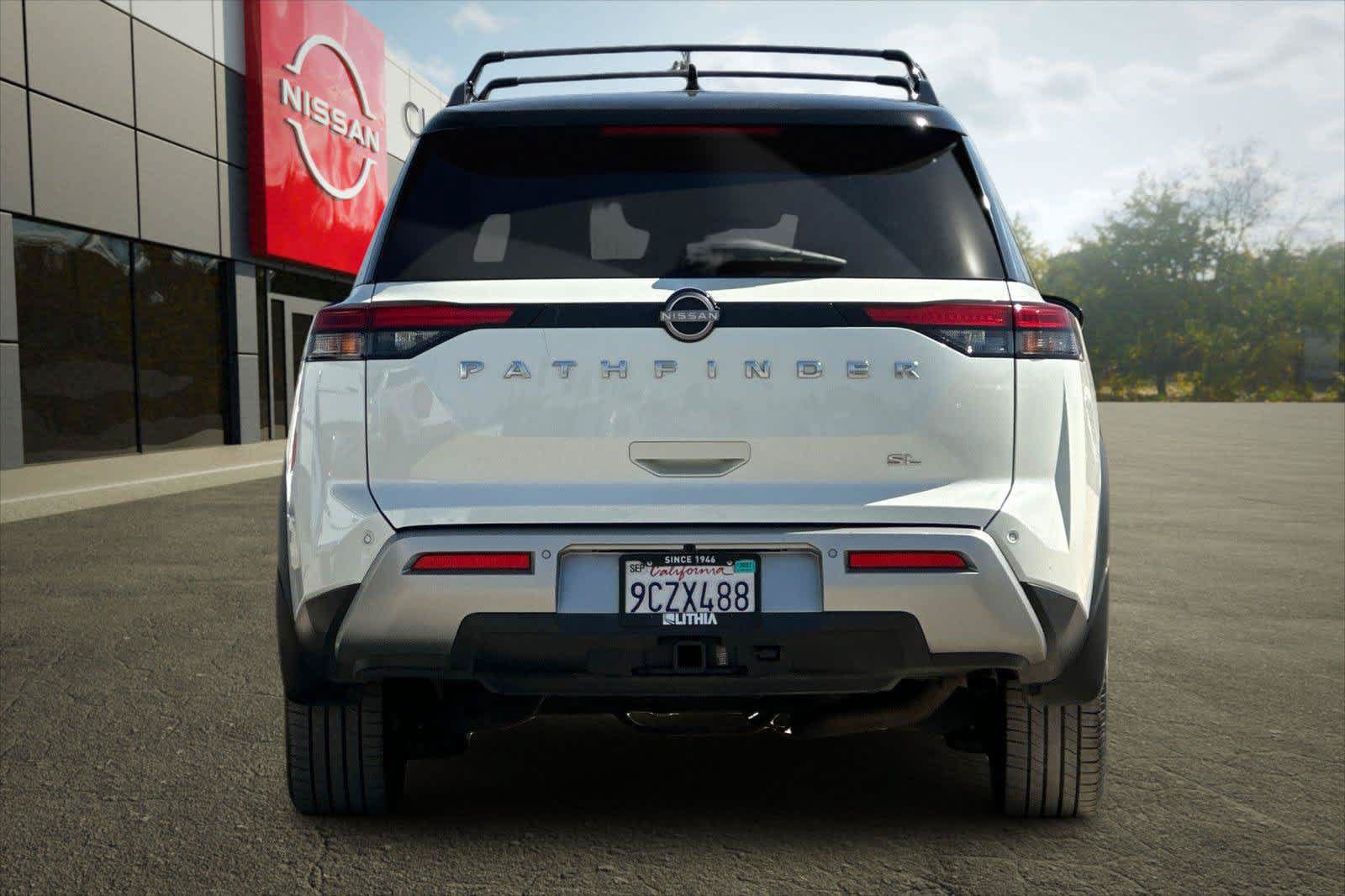 Certified 2022 Nissan Pathfinder SL w/ SL Premium Package FWD image 8