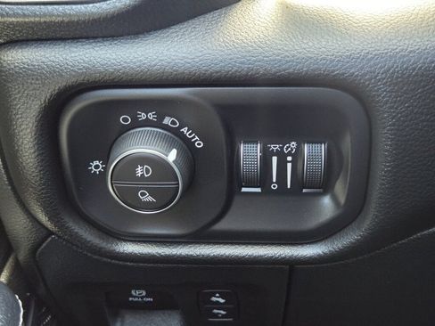 Used 2023 RAM 1500 Laramie AWD/4WD image 16