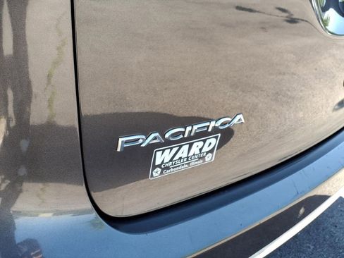 Used 2018 Chrysler Pacifica Touring Plus image 8