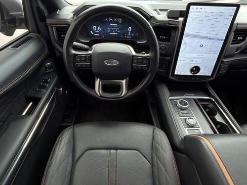 Used 2023 Ford Expedition Platinum image 12