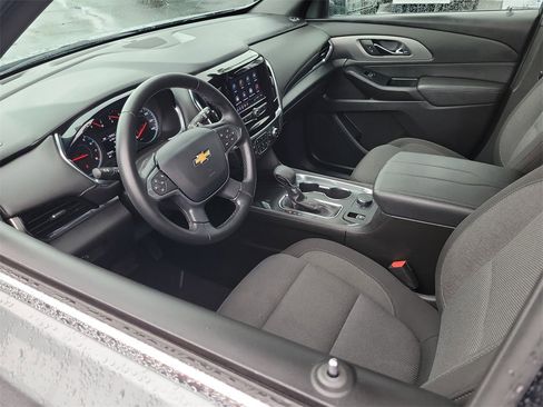 Certified 2023 Chevrolet Traverse LT image 3