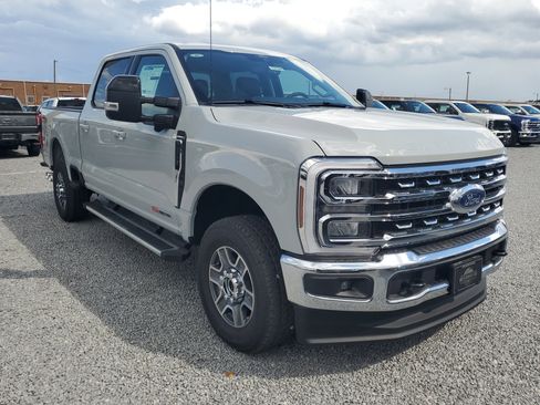 New 2026 Ford F350 Lariat w/ FX4 Off-Road Package image 2