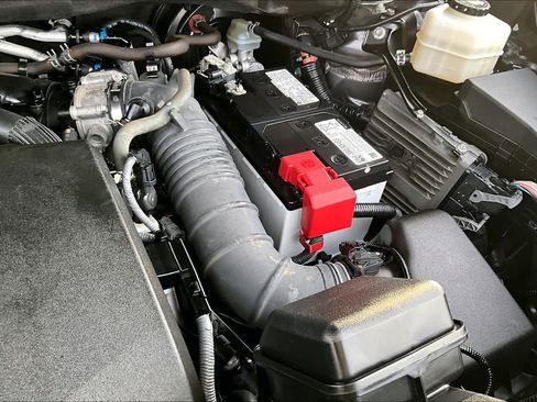 Used 2022 Toyota Highlander XLE image 33