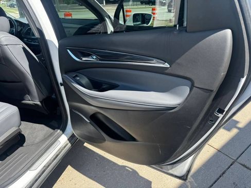 Used 2019 Buick Enclave Essence AWD/4WD image 12