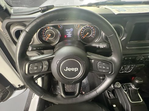 Used 2023 Jeep Gladiator Sport AWD/4WD image 11