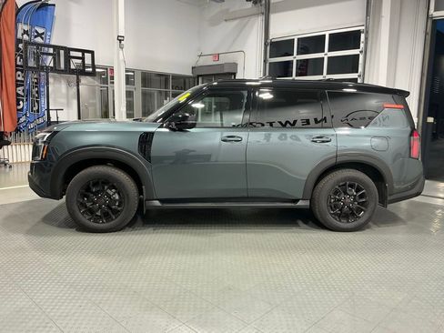 Used 2025 Nissan Armada PRO-4X image 4