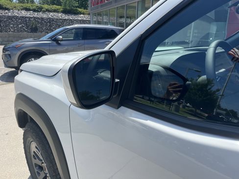 New 2025 Nissan Frontier PRO-4X image 13