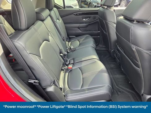 Used 2024 Honda Pilot Touring image 16