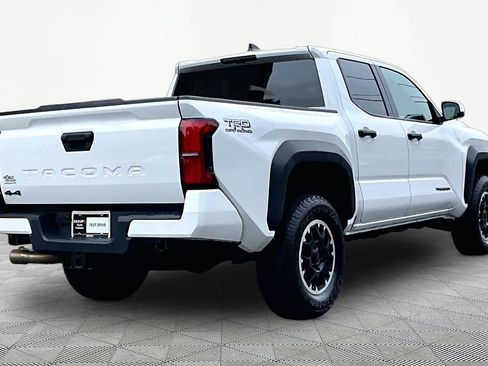 Certified 2024 Toyota Tacoma TRD Off-Road AWD/4WD image 13